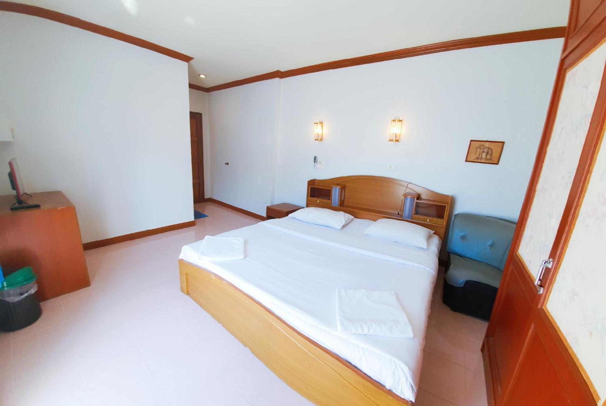 Break Point Hotel Patong Eksteriør billede