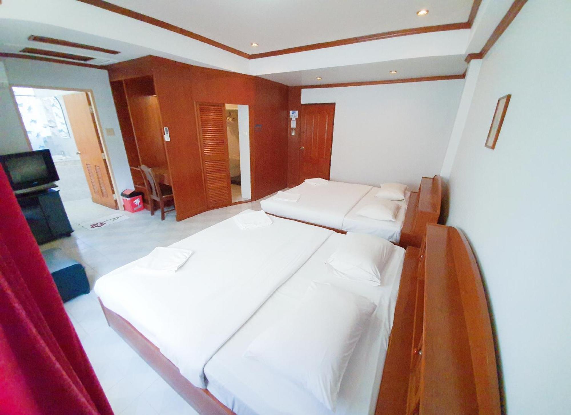 Break Point Hotel Patong Eksteriør billede