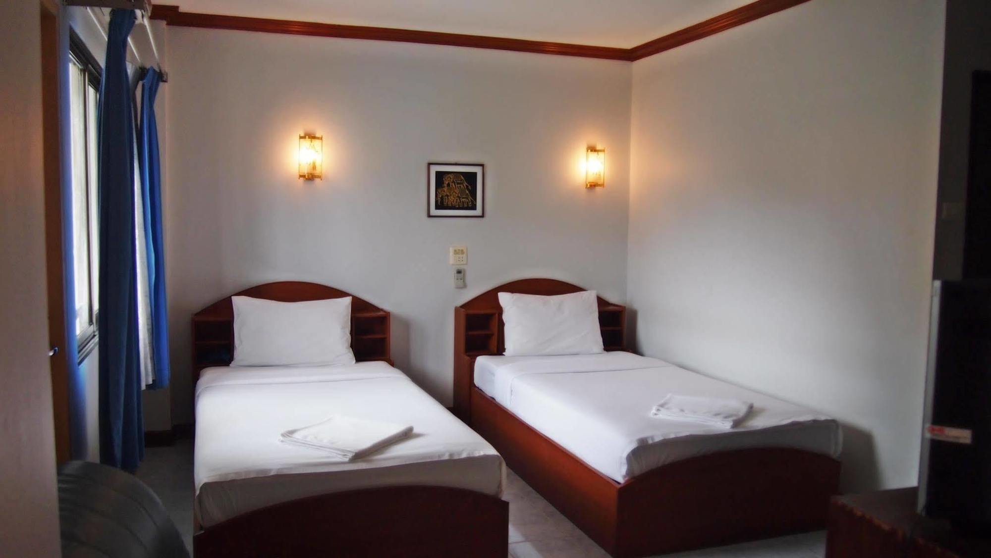 Break Point Hotel Patong Eksteriør billede